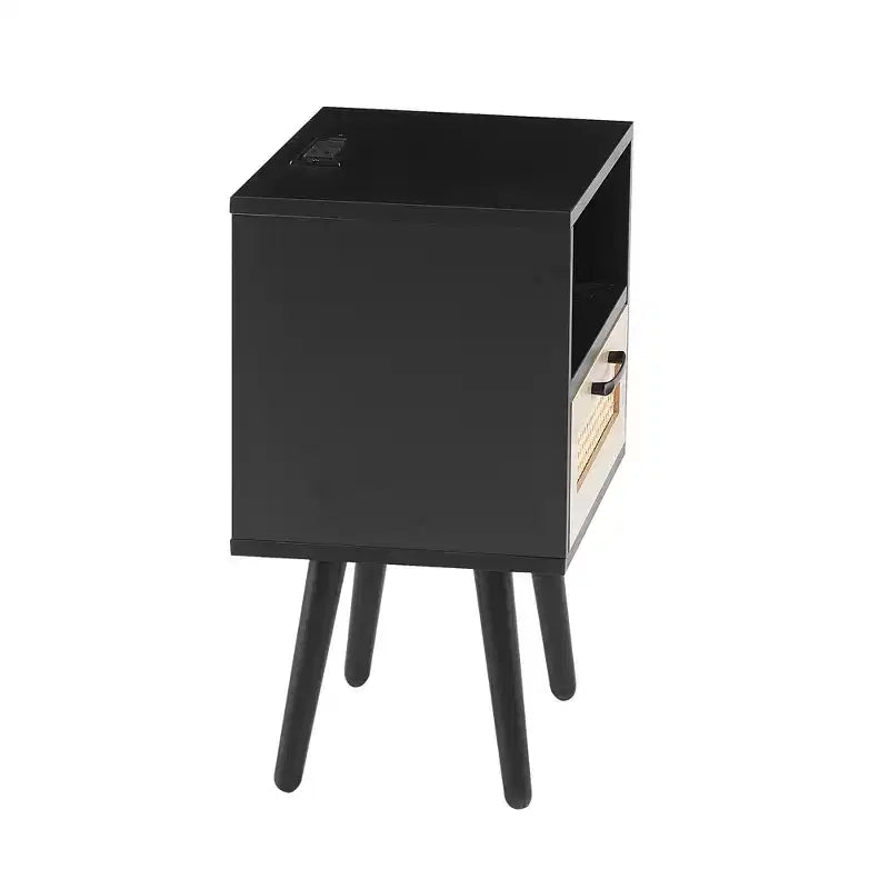 Tavolino finale in rattan con cassetto e gambe in legno massello, Tavolino per soggiorno o camera da letto, Nero