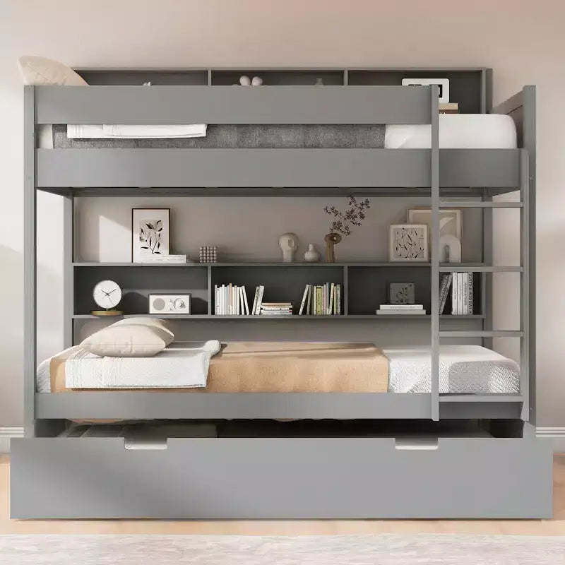 Letto a castello matrimoniale con letto estraibile e vani contenitori integrati