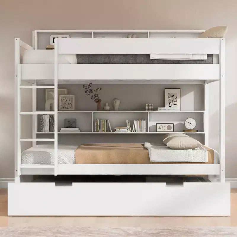 Letto a castello matrimoniale con letto estraibile e vani contenitori integrati